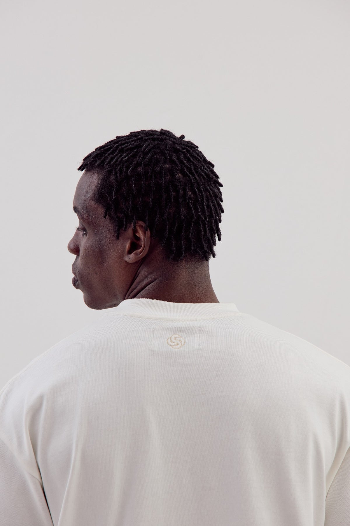 Camiseta Over Basics - Off-white