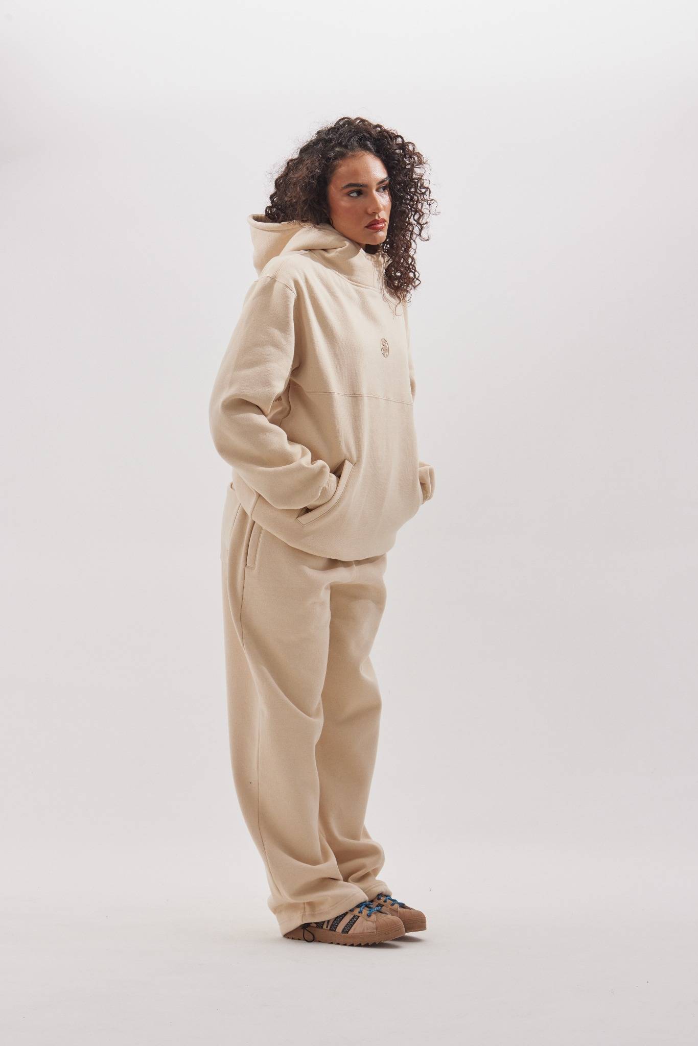 off white pants / off white hoodie / calça de moletom bege / blusa de moletom bege