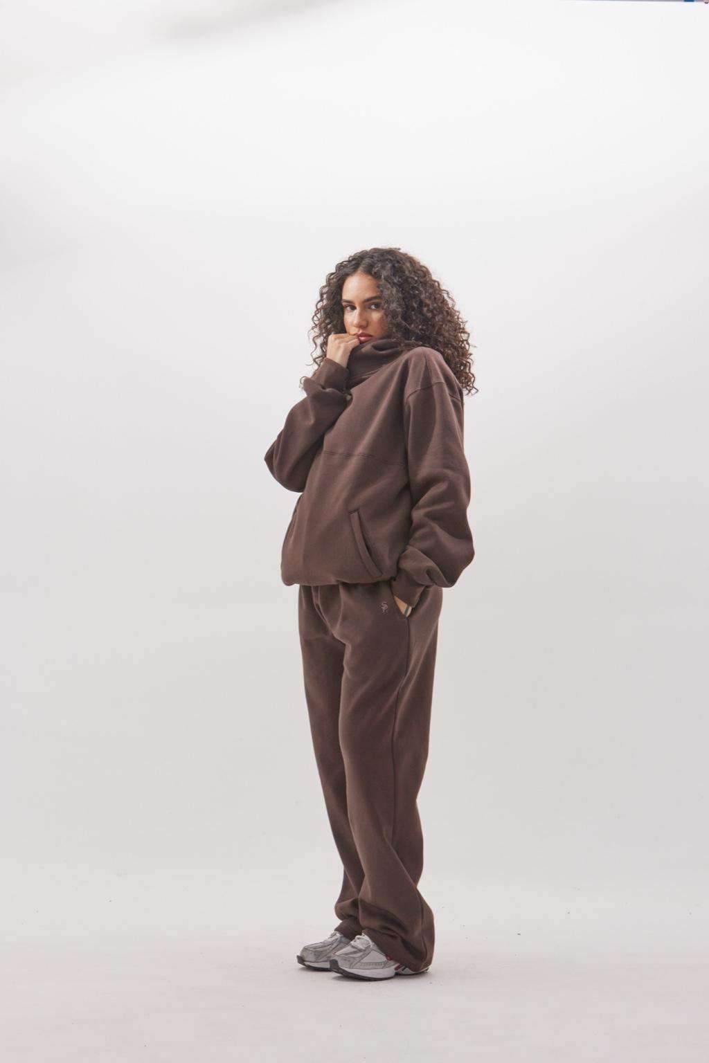 brown pants / brown hoodie / calça de moletom marrom / blusa de moletom marrom