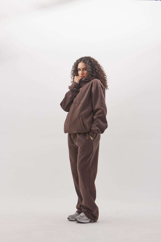 brown pants / brown hoodie / calça de moletom marrom / blusa de moletom marrom