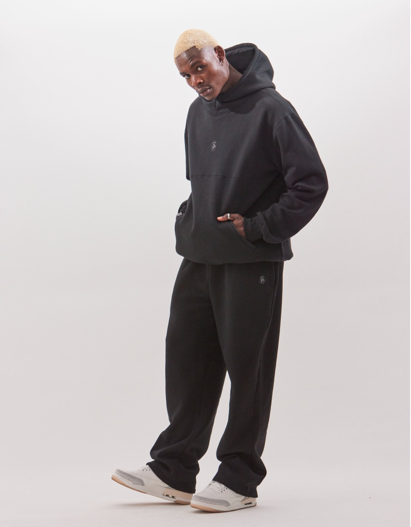 blusa de moletom preta / calça de moletom preta / black sweatpants / black hoodie