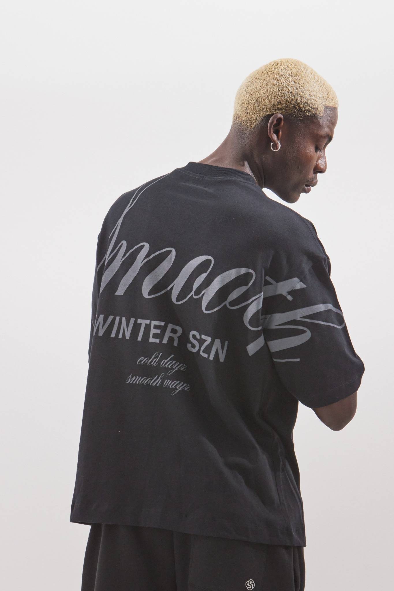 calça de moletom preta / camiseta oversized preta / black pants / black women's tee shirt
