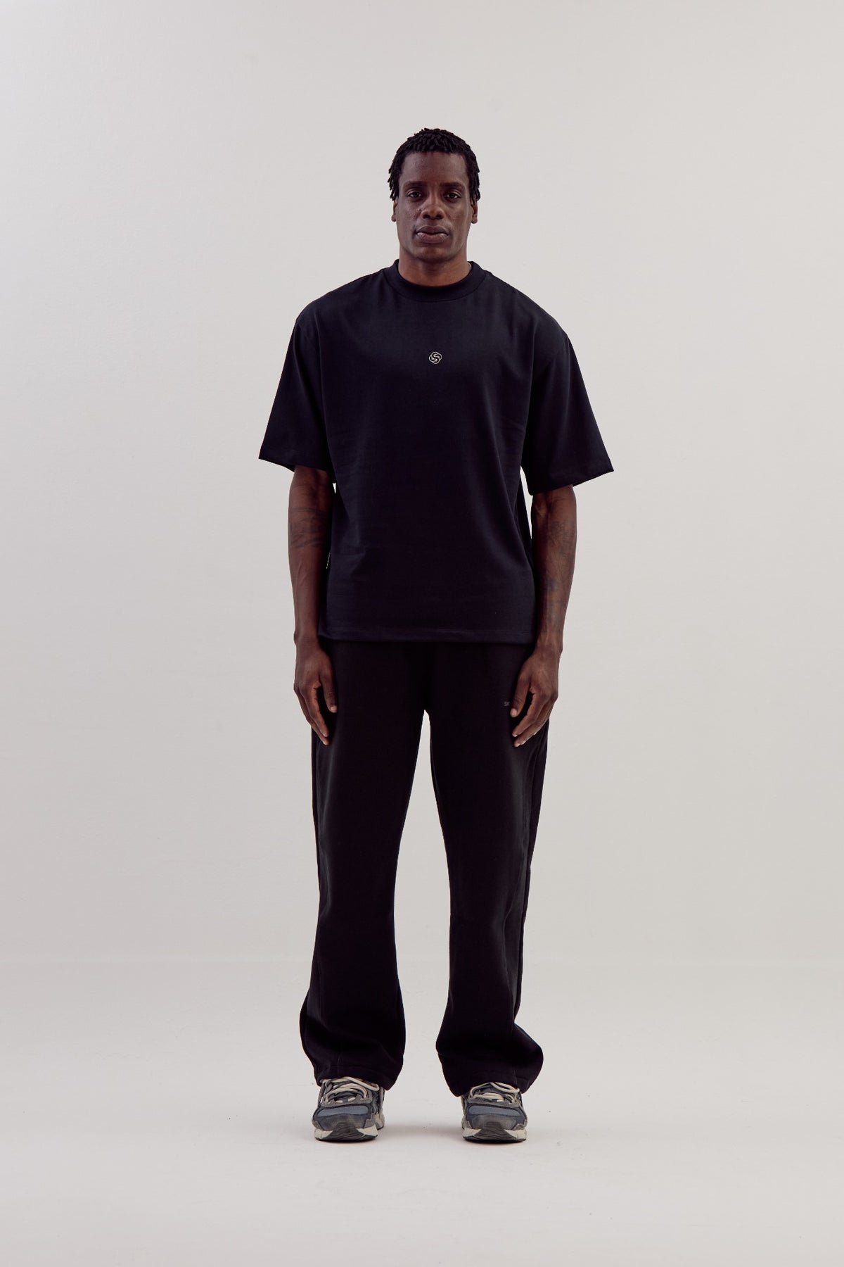 Camiseta Boxy Over Caminhos - Preto