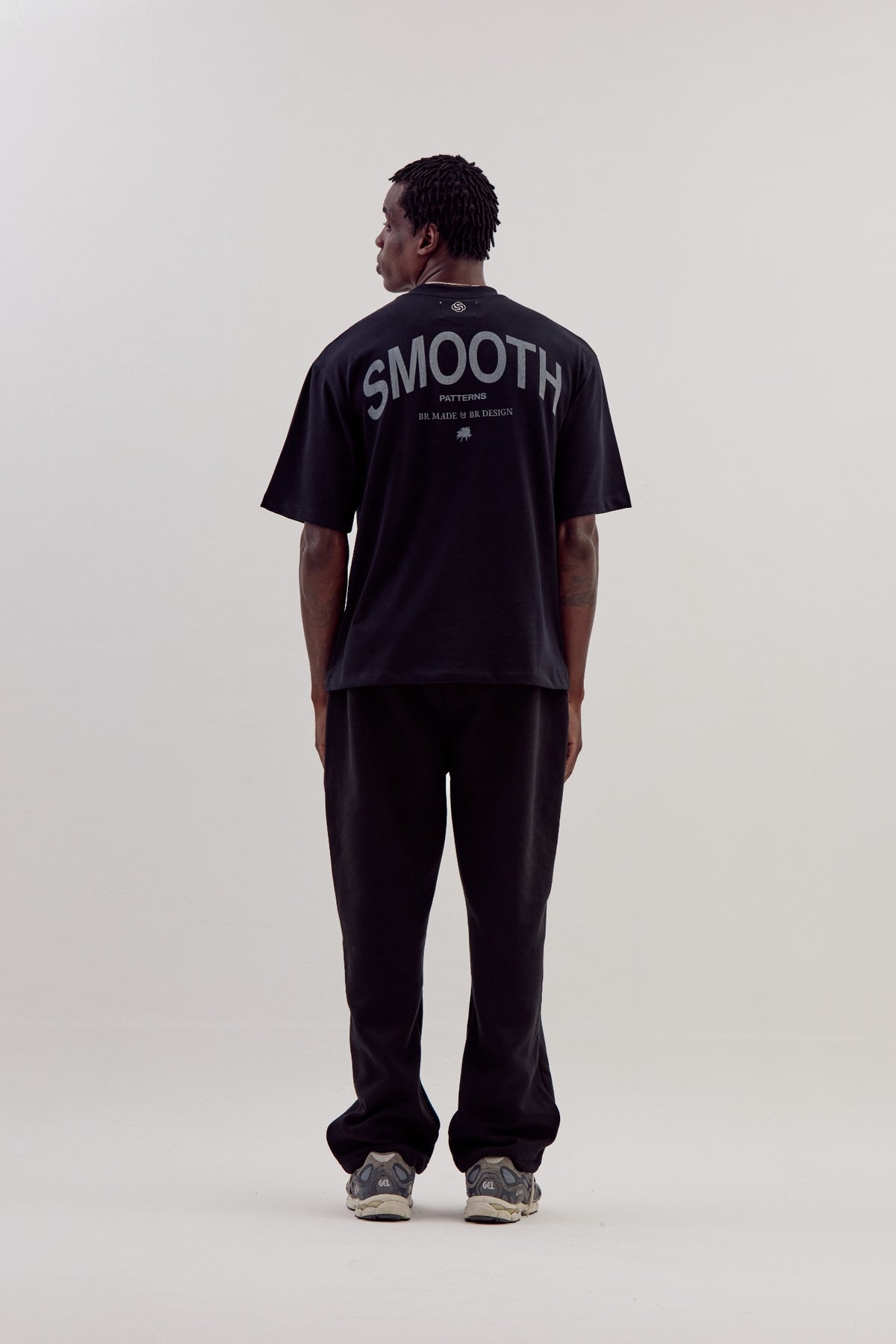 Camiseta Boxy Over Caminhos - Preto