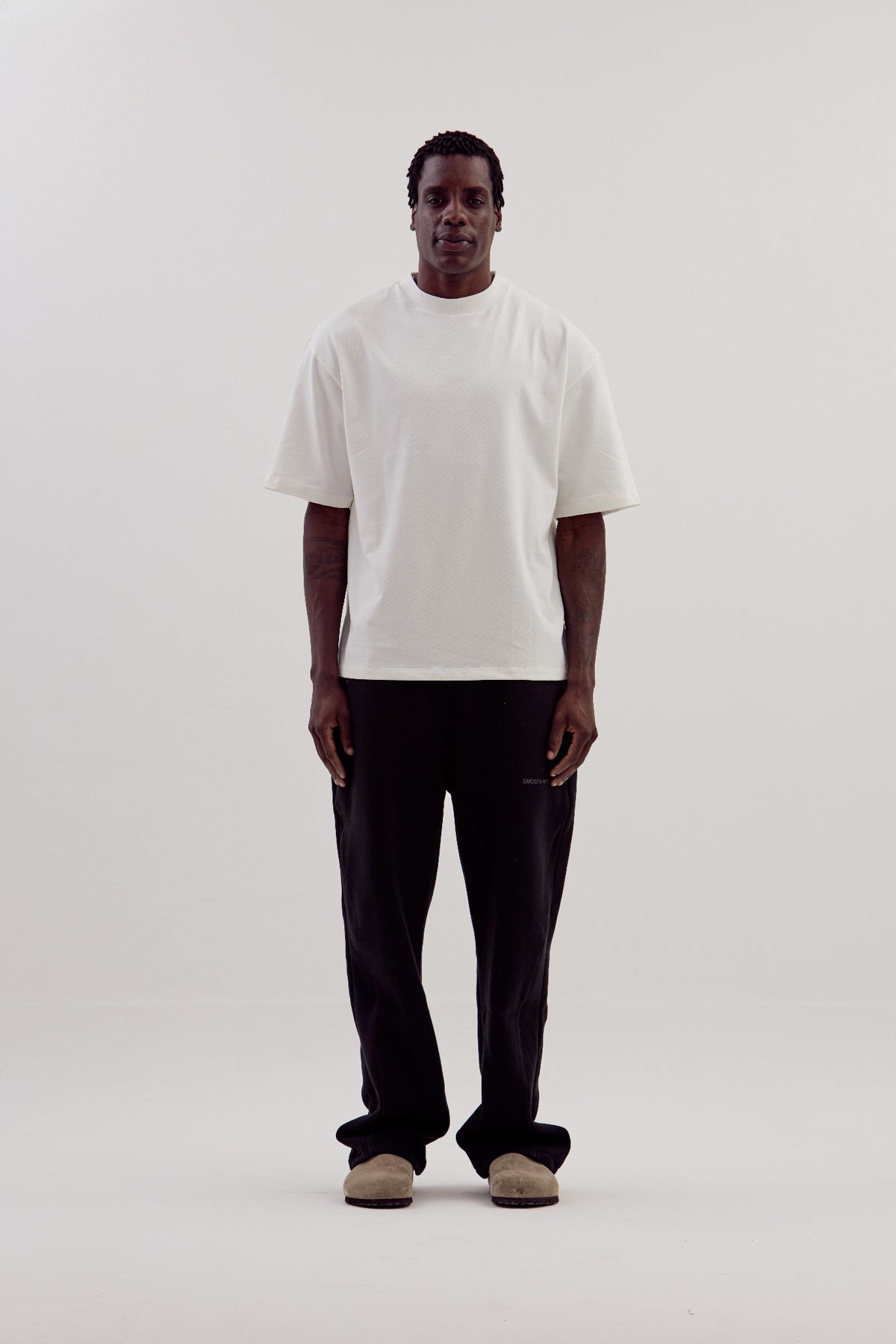 Camiseta Over Basics - Off-white